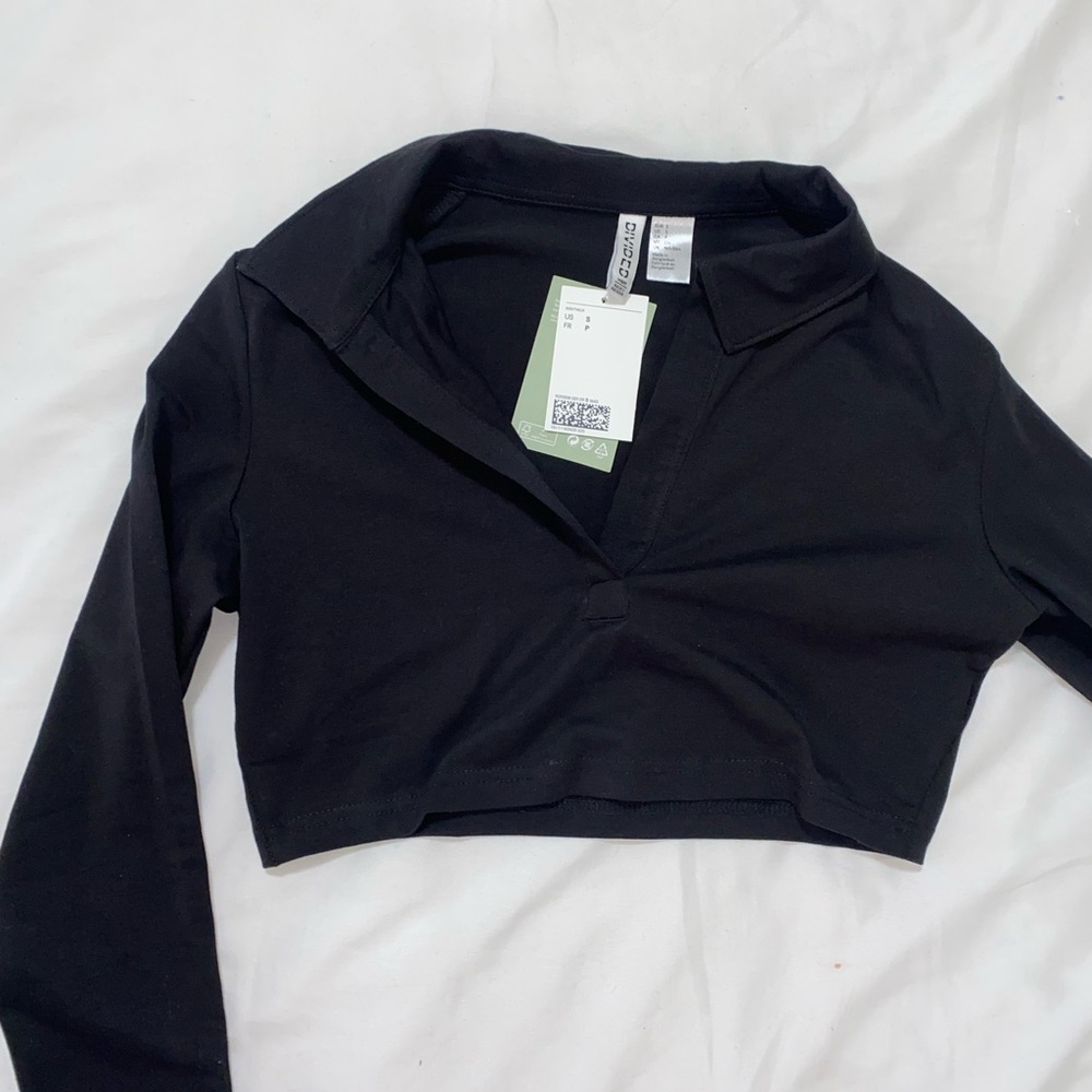 Cropped Collar Top